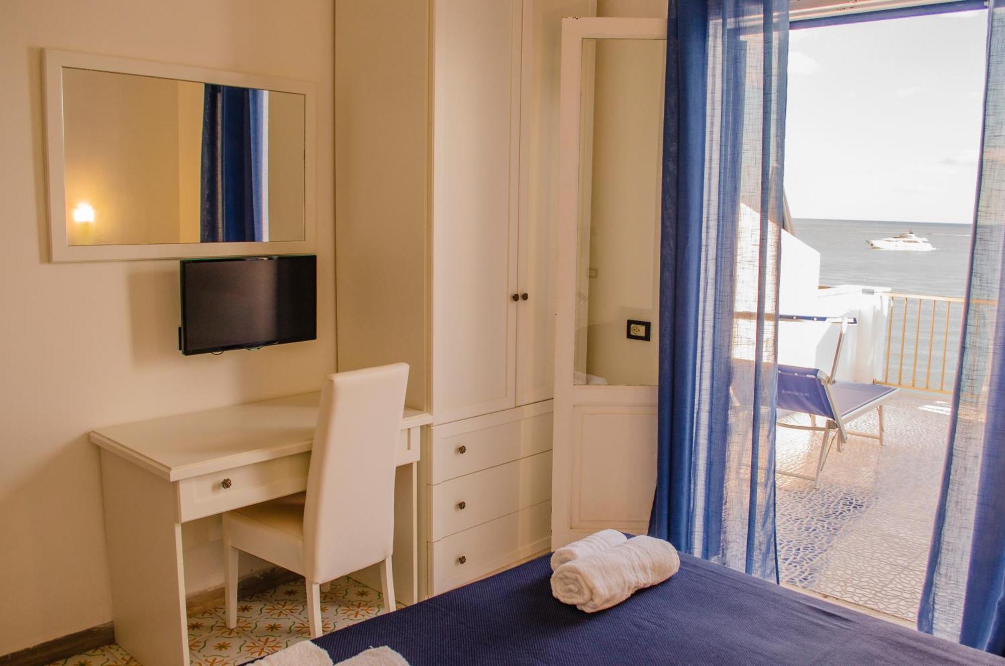 Hotel Regina Del Mare Barano d'Ischia ภายนอก รูปภาพ