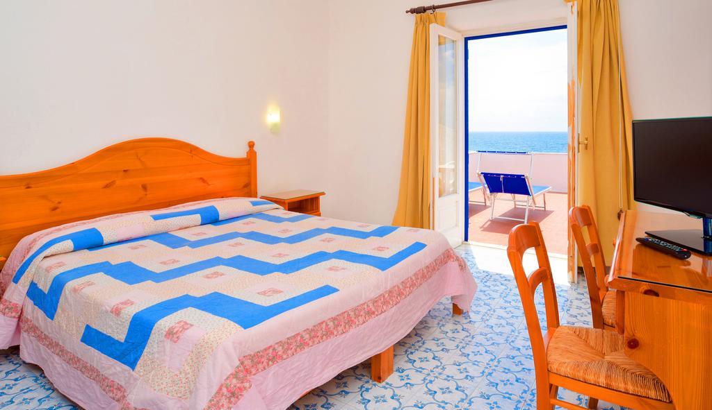 Hotel Regina Del Mare Barano d'Ischia ภายนอก รูปภาพ