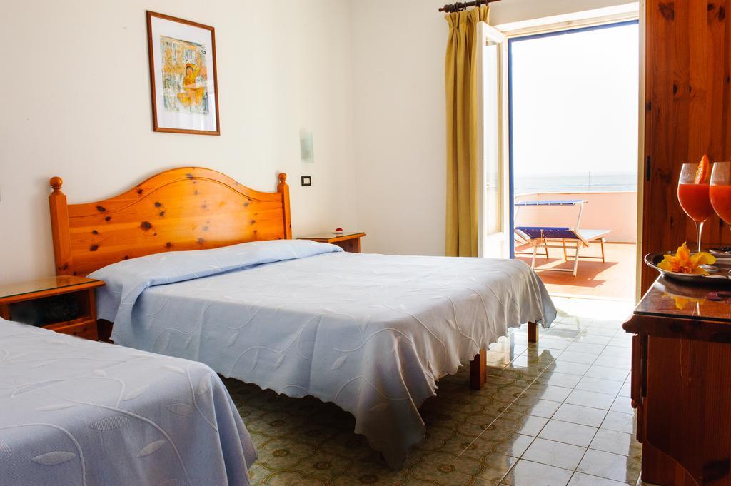 Hotel Regina Del Mare Barano d'Ischia ภายนอก รูปภาพ